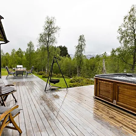 Riverside * Hornindal